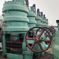 轉(zhuǎn)讓二手200型榨油機(jī)18臺(tái)